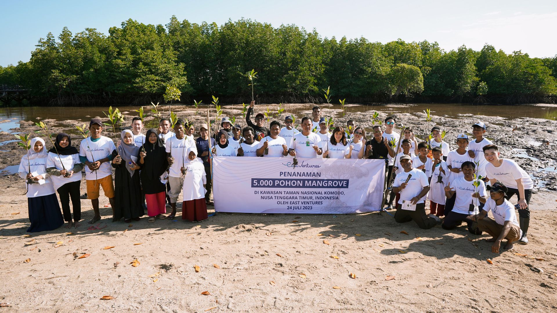 The first planting of mangrove seedlings on Papagarang Island