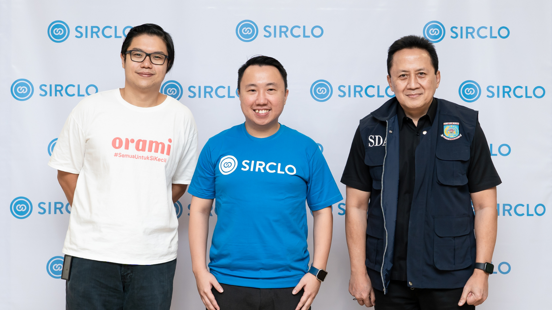 Left to right: CEO of Orami Ferry Tenka