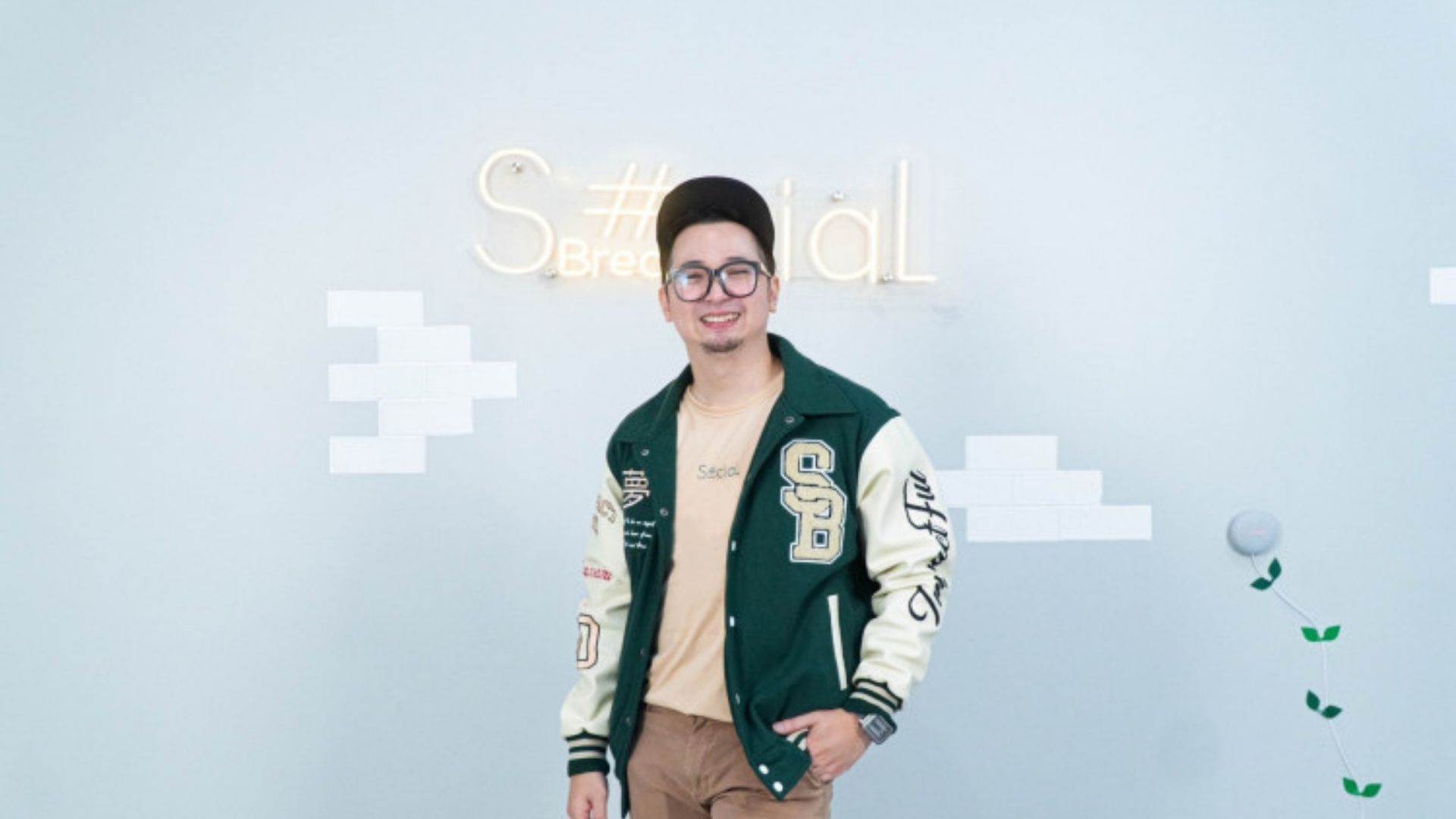 Edho Zell Social Bread